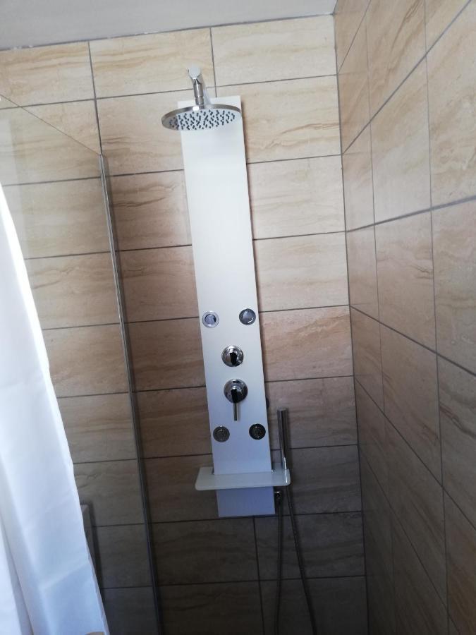 Appartement Centre Ville 阿姆博斯 外观 照片